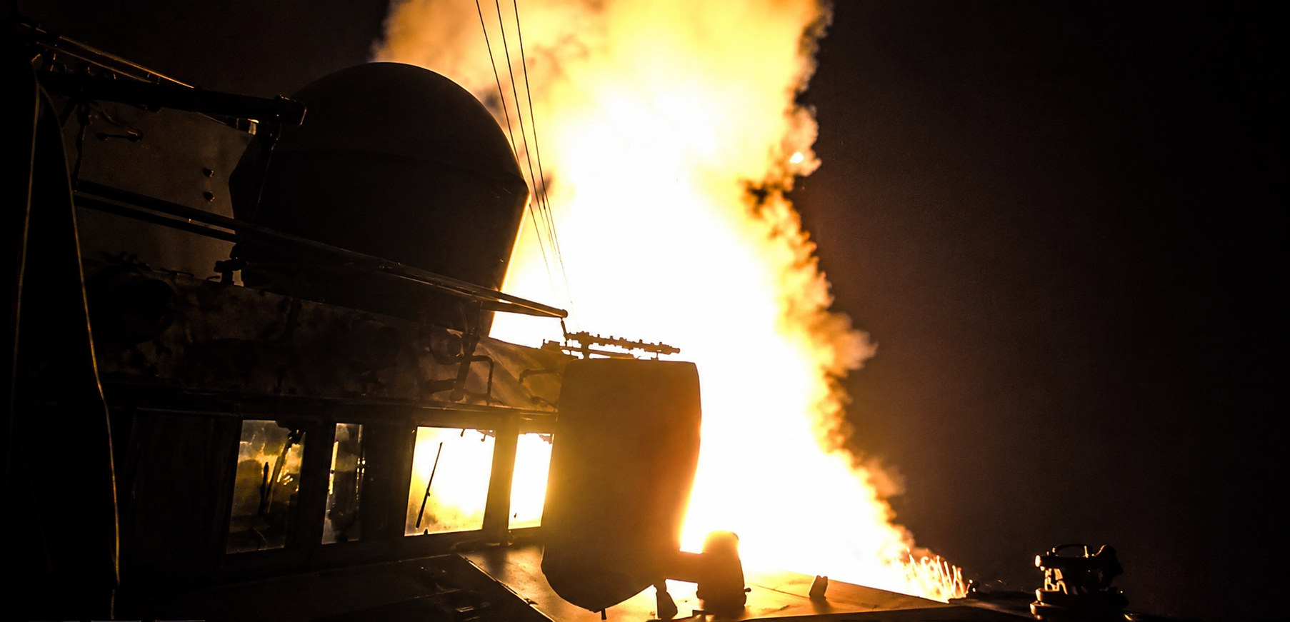Iran Attacks US Bases and Closes Strait of Hormuz After Fresh American Strikes