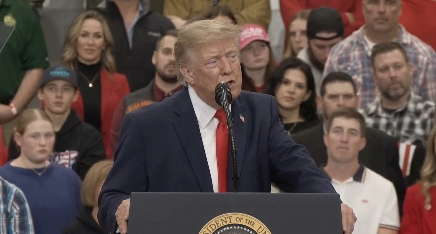 Trump Holds Alaska Rally, Backs Energy Projects and Urges Votes for Republicans