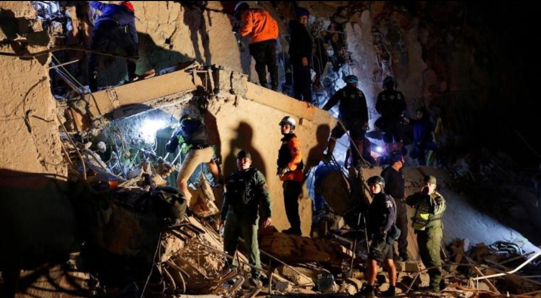 Venezuelans Angry Over Slow Earthquake Response as Families Search for Missing Loved Ones